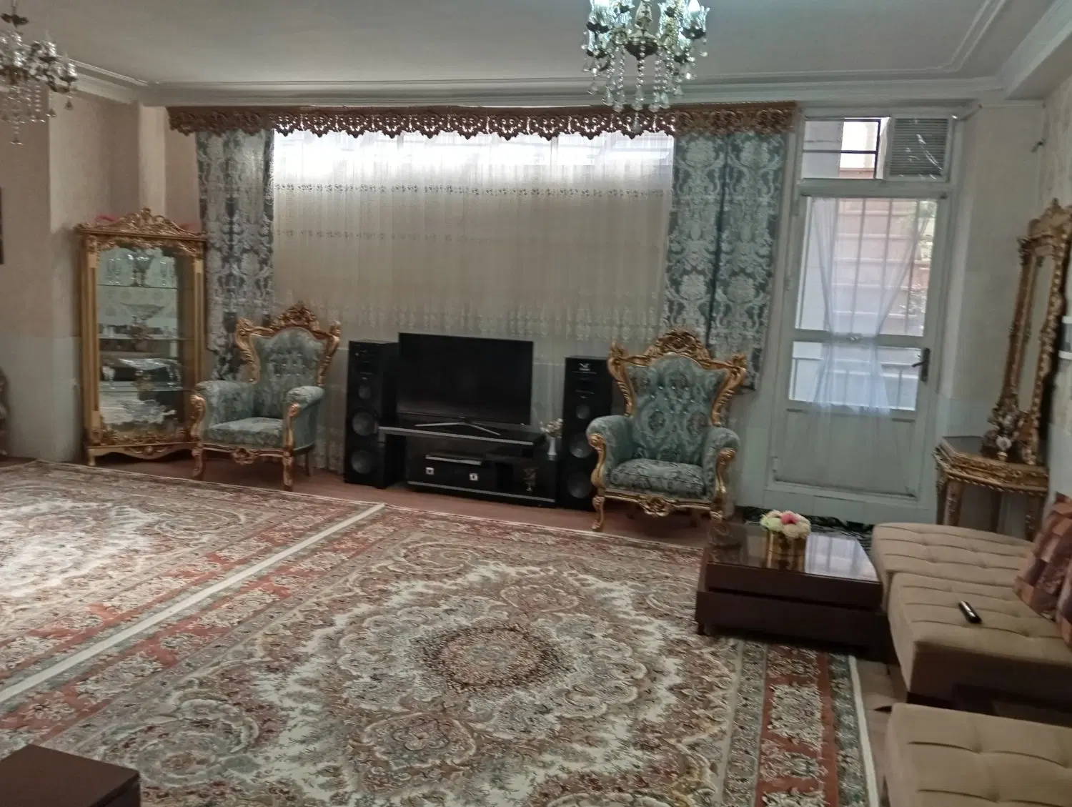 آپارتمان 116متری آذربایجان،سندتکبرگ، پارکینگ دار