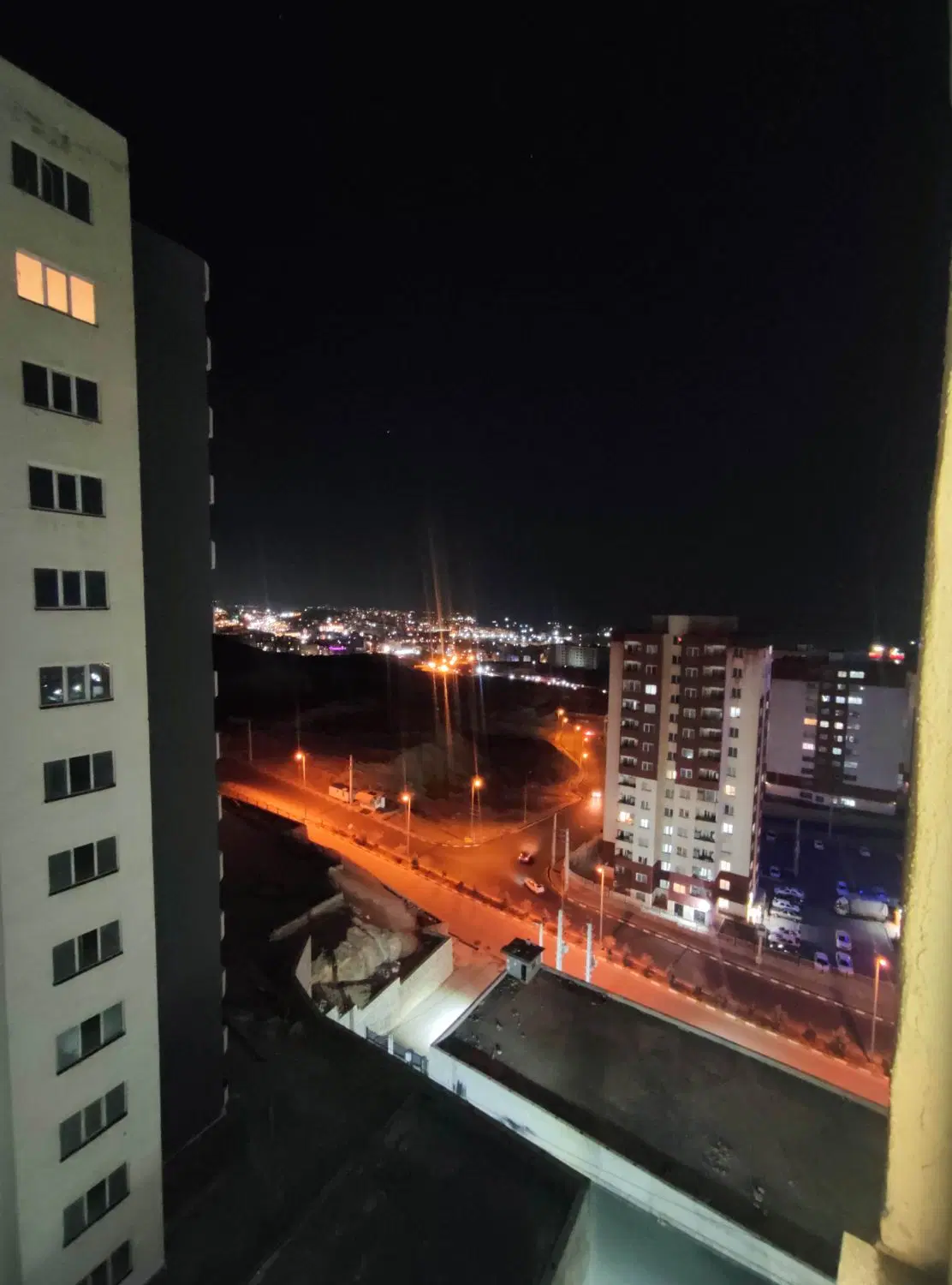 فاز ۵ شمالی طبقه ۹ کلید تحویل ( بر بلوار اصلی)