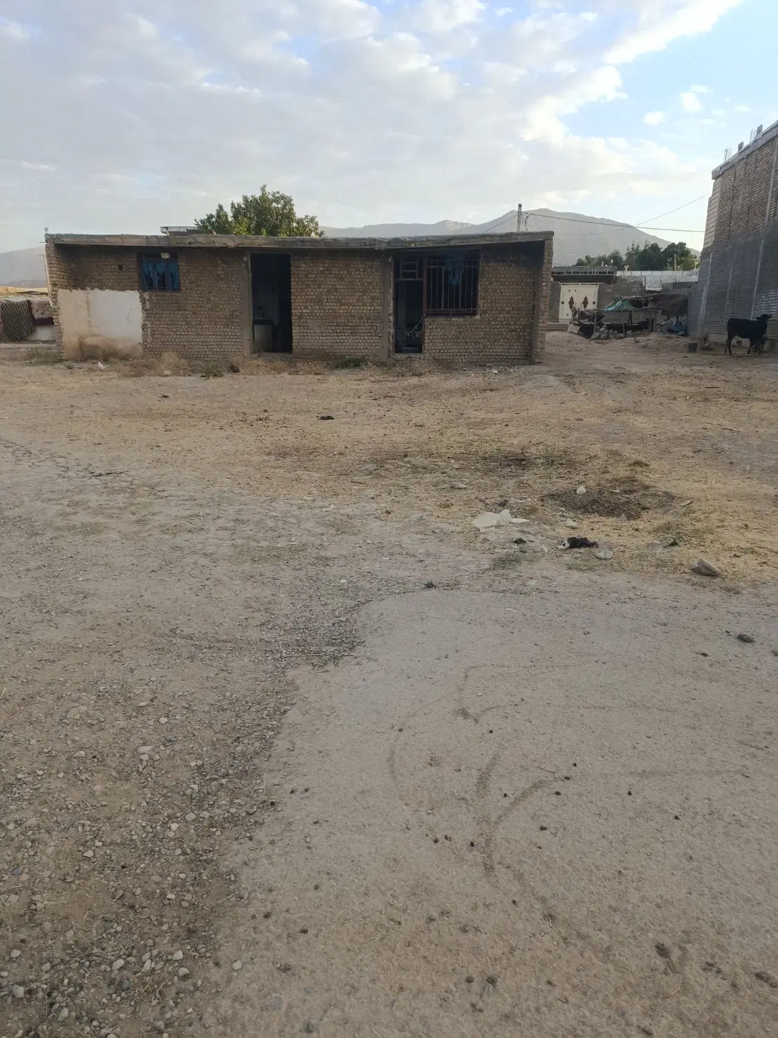 خونه نیمه ساز