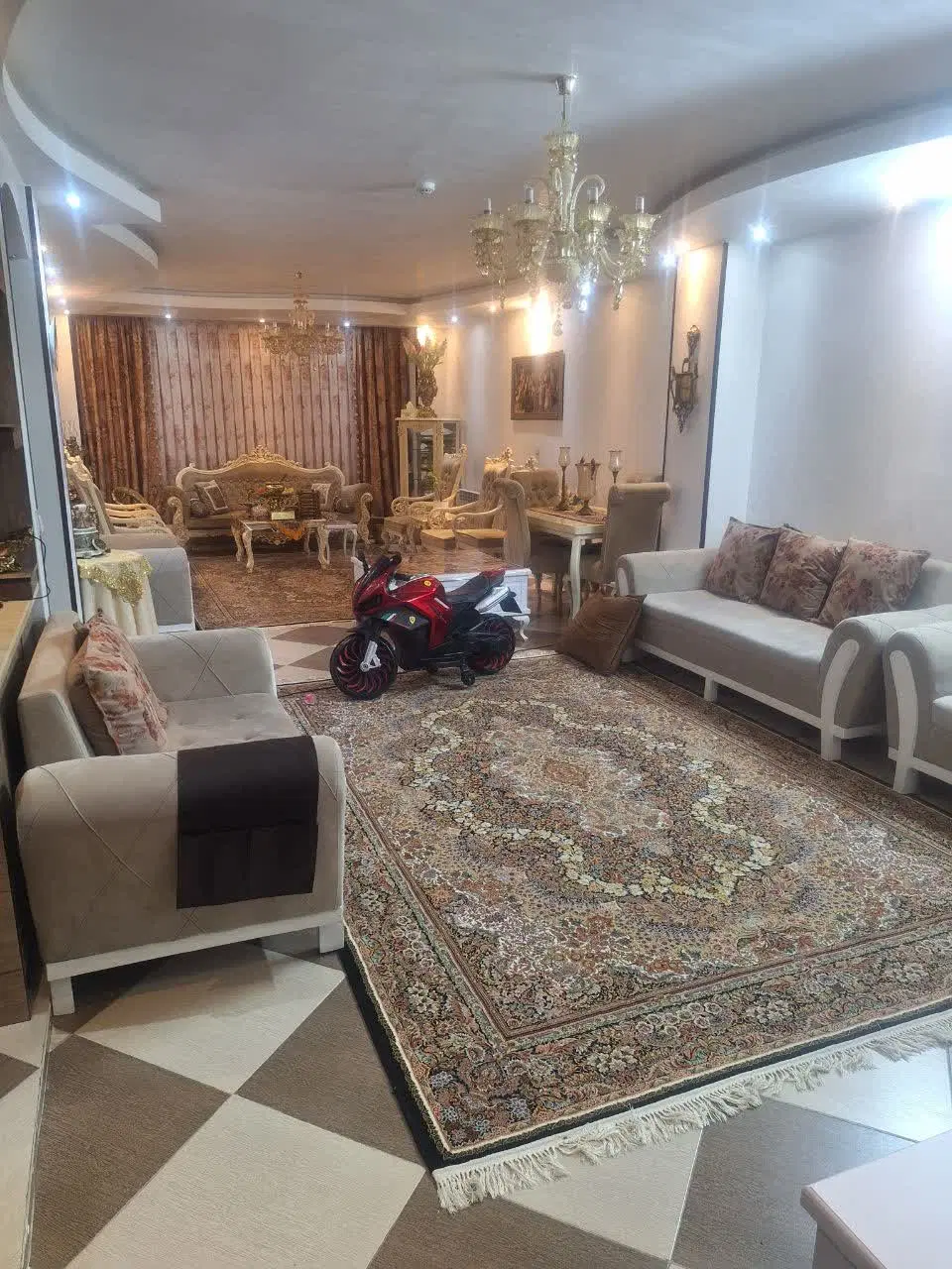 واحد ۱۰۱ متر ۲ خواب ،سه‌بَر نورگیر