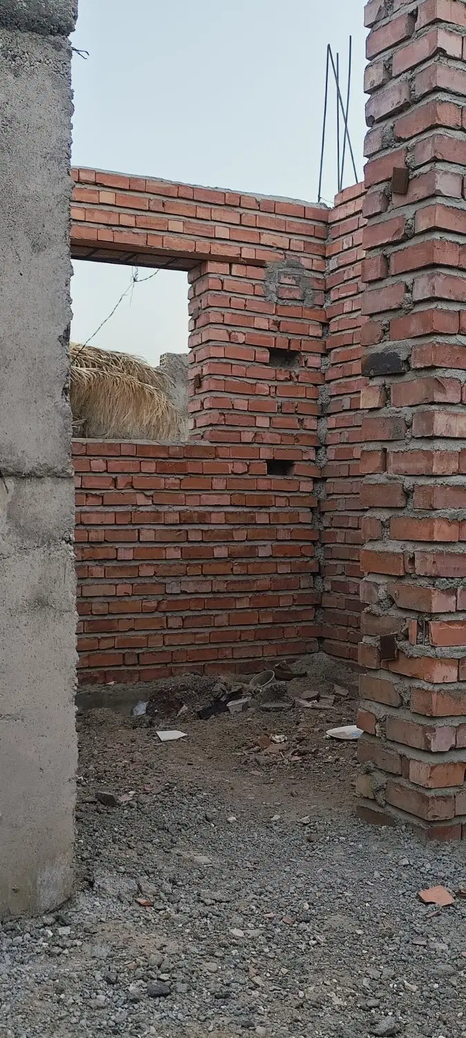 فروش 250متر زمین مسکونی وساخت ساز به متراژ 60 متر