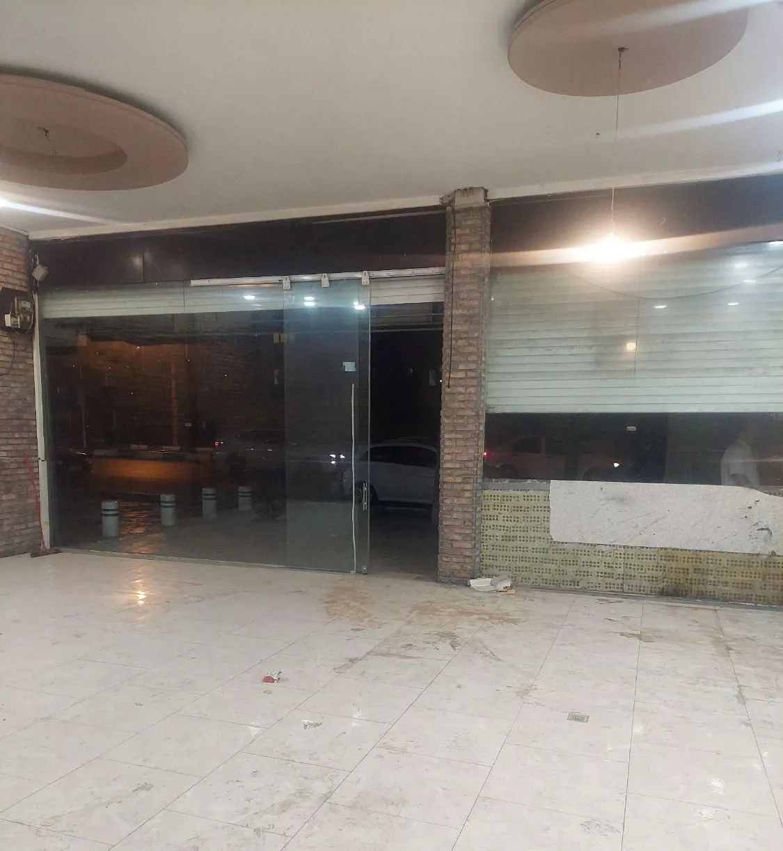 مغازه ۱۶۰ متری تجاری