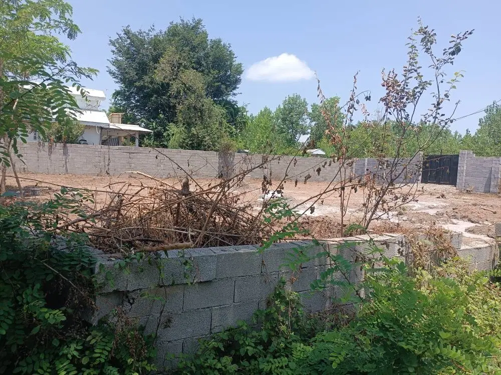 ۲۴۰متر زمین محوطه خانه