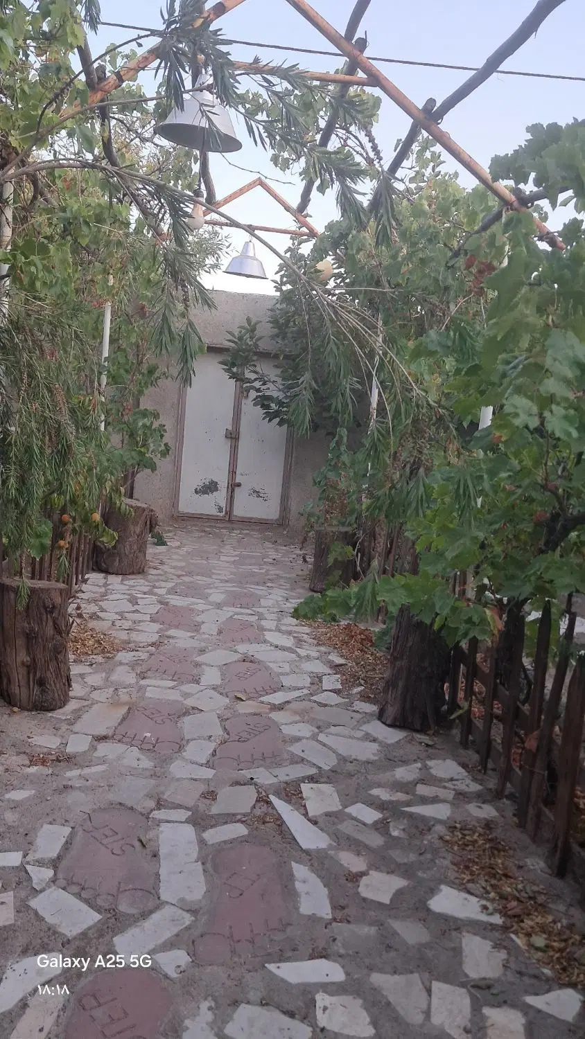 خانه باغ حسین اباد قهستان