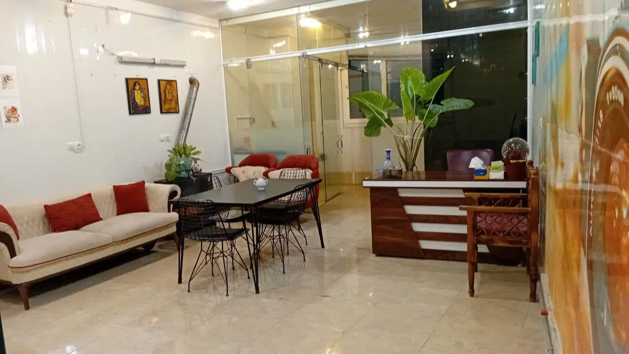 مغازه ۳طبقه دربست نزدیک پوشاک ایرانیان