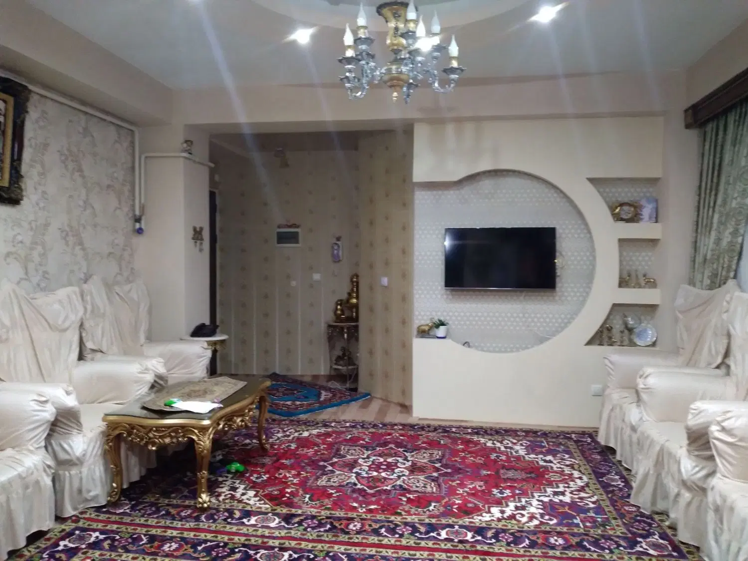آپارتمان دو خوابه تمیز و شیک با تمام امکانات