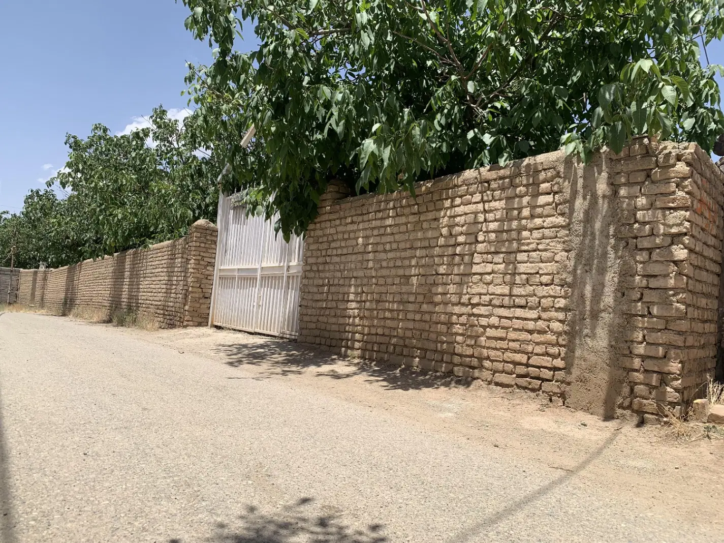 باغچه ویلا ۷۰۰ متر ۷۰ متر بنا کوی پزشکان آبسرد