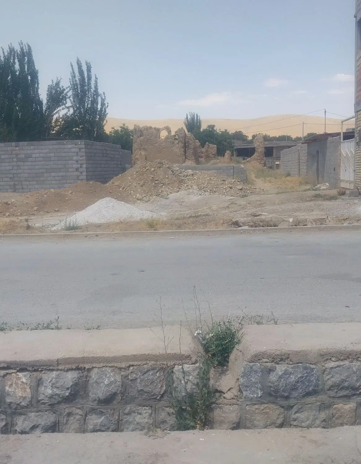 یک قطعه زمین در هرچگان