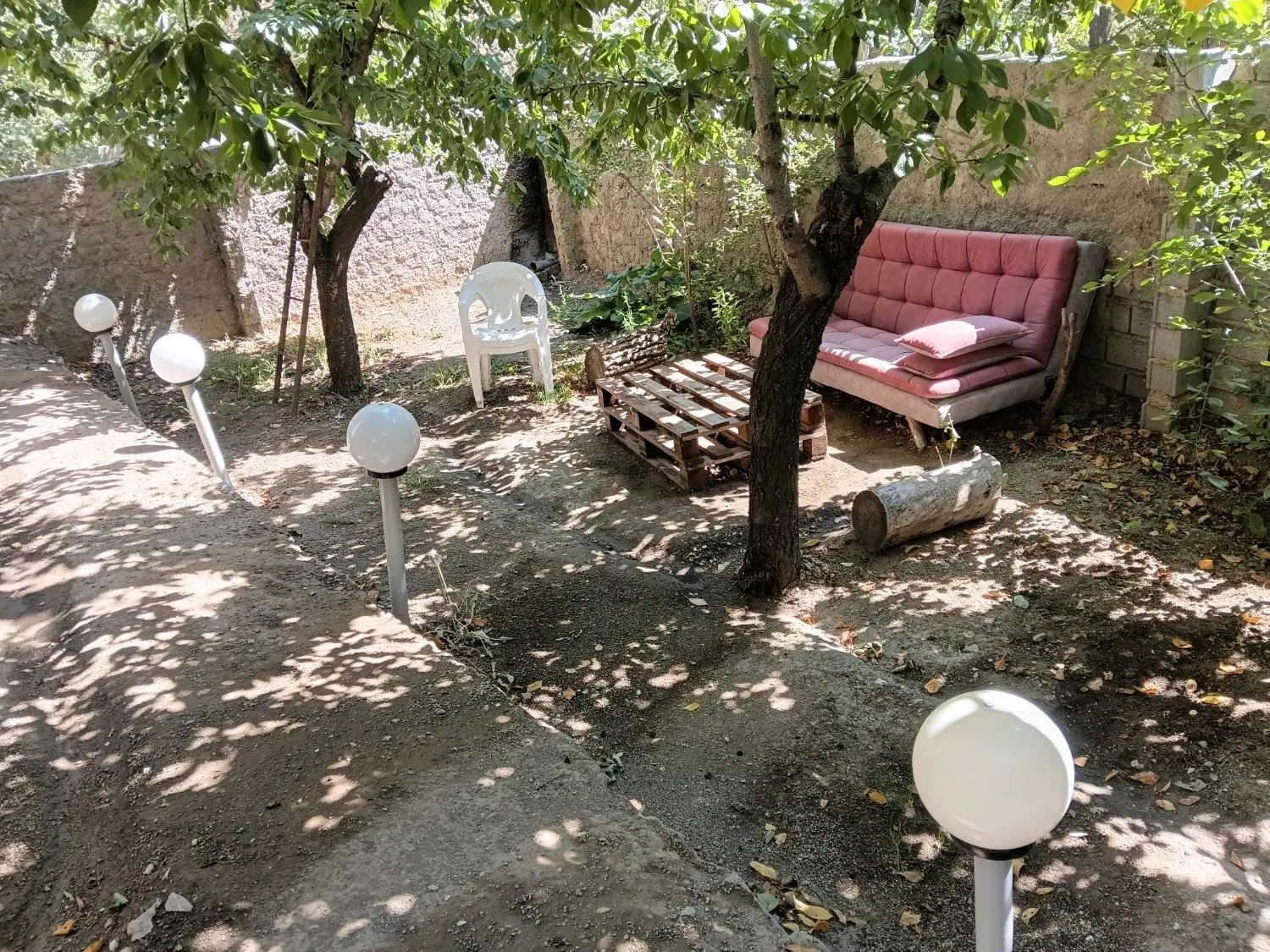 کلبه باغ گیلاس میگون