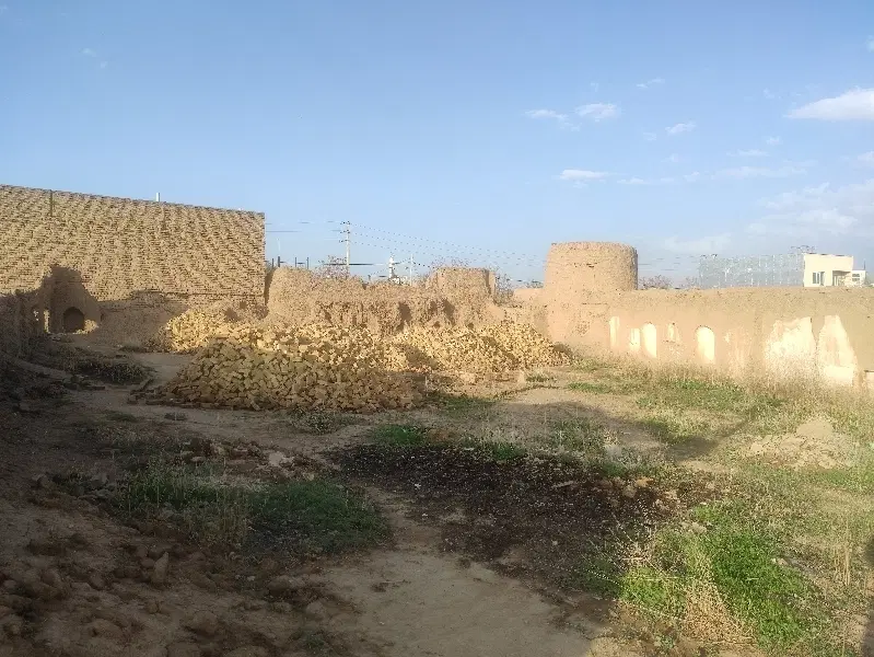 ۸۰۰ متر زمین مسکونی