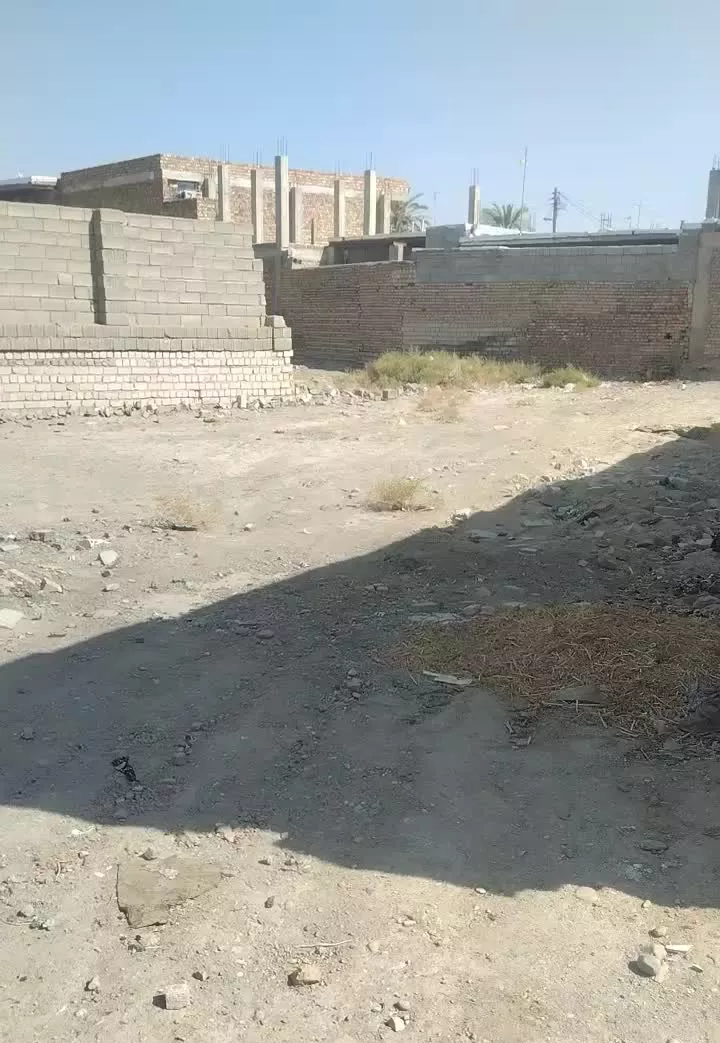 زمین تجاری خ هنرمندان ۳۲۰ متر