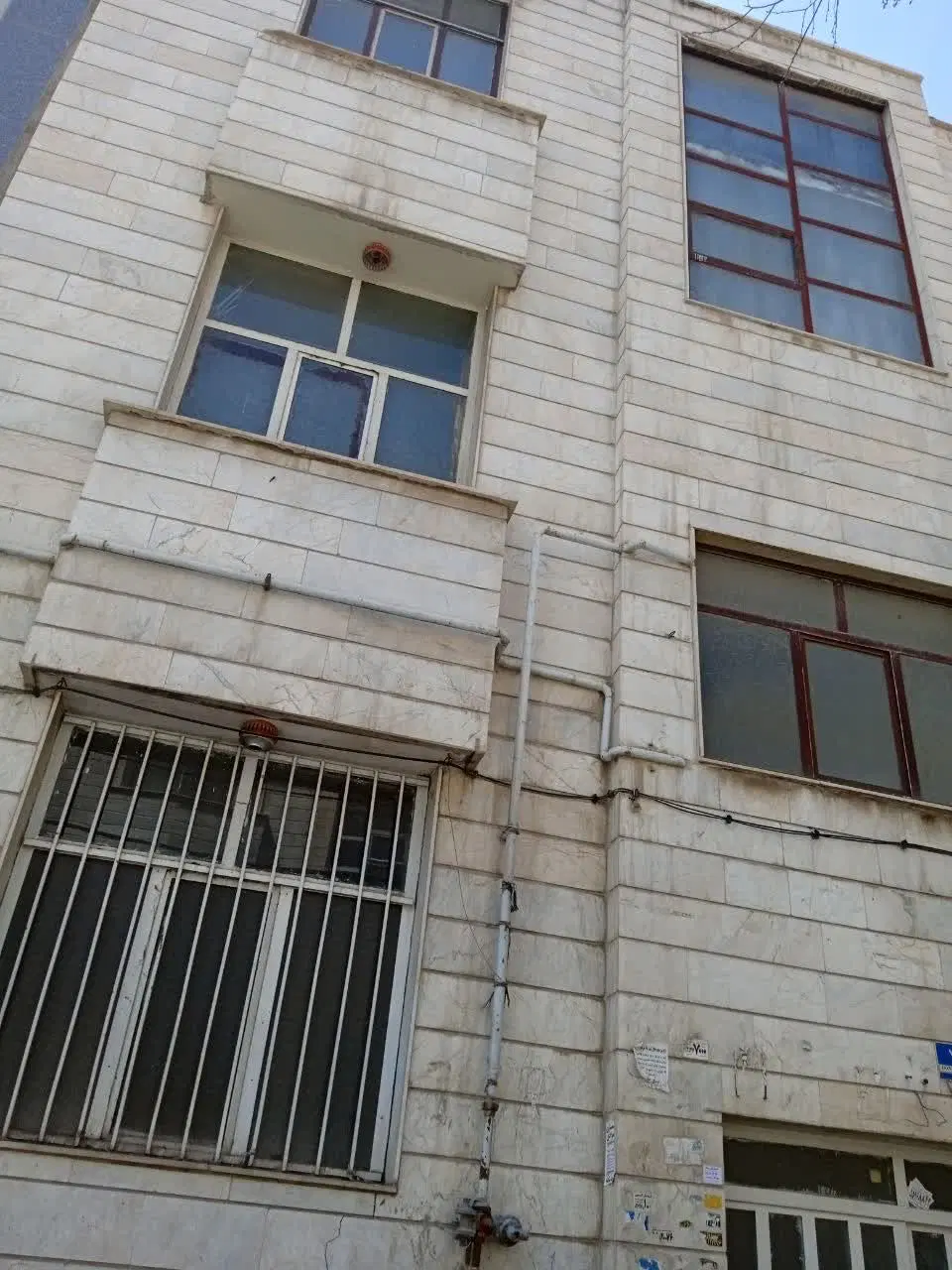 خانه سه طبقه مناسب کارگاه و انبار