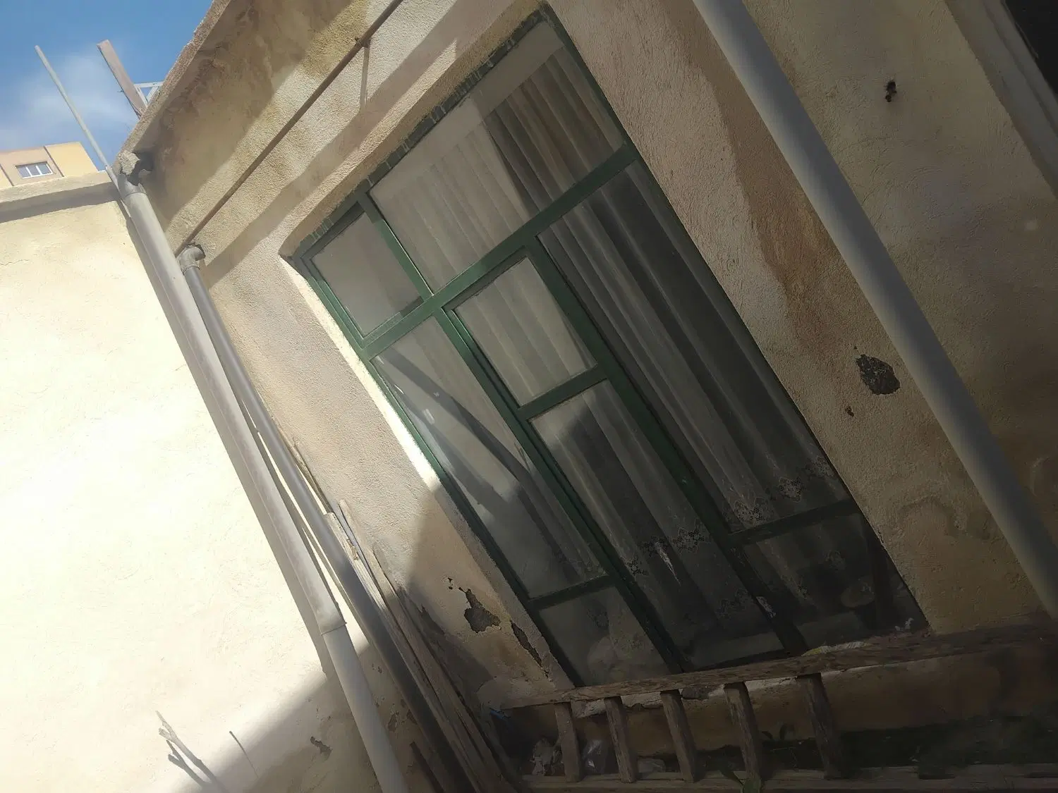 حیاط کلنگی در حجتی ۶۰ متر