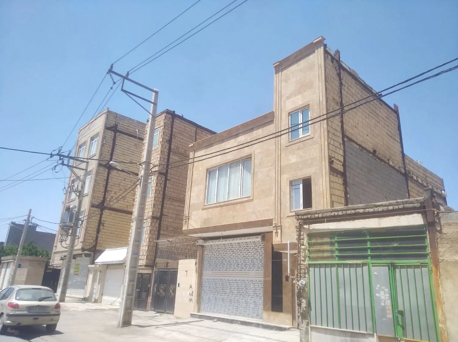 خانه دوطبقه بایک مغازه 22متری