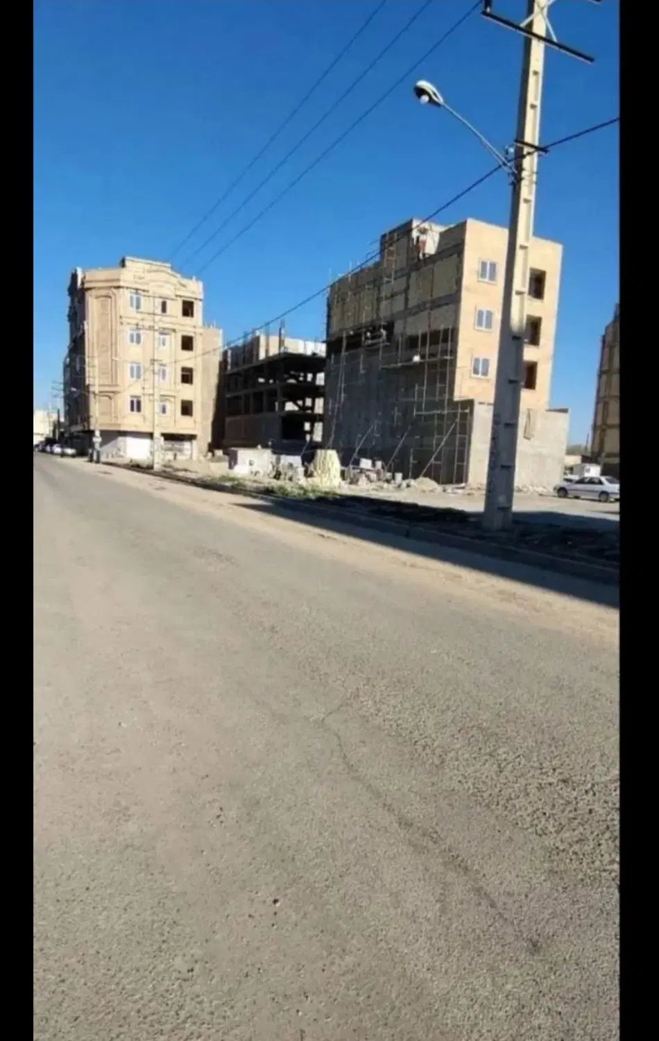 ۱۹۸ متر مسکونی بر خیابان ۱۲ متری