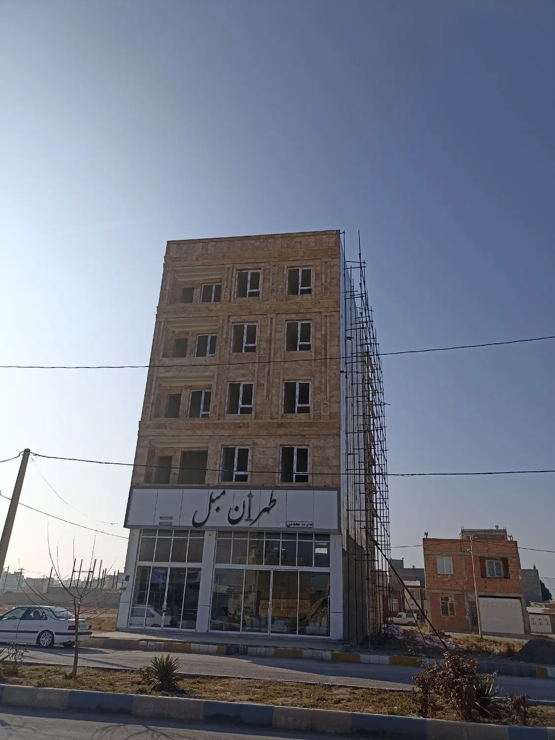 فروش واحد 160متری فول سه خواب طبقه 1شهیدبهشتی