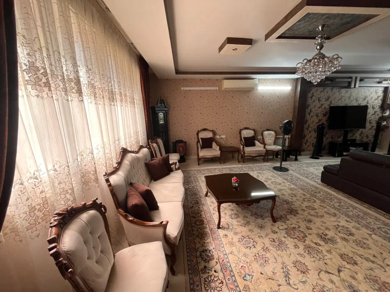 ۱۴۰ متر طبقه سوم اواسط فرامرز کوچه ۱۶ متری