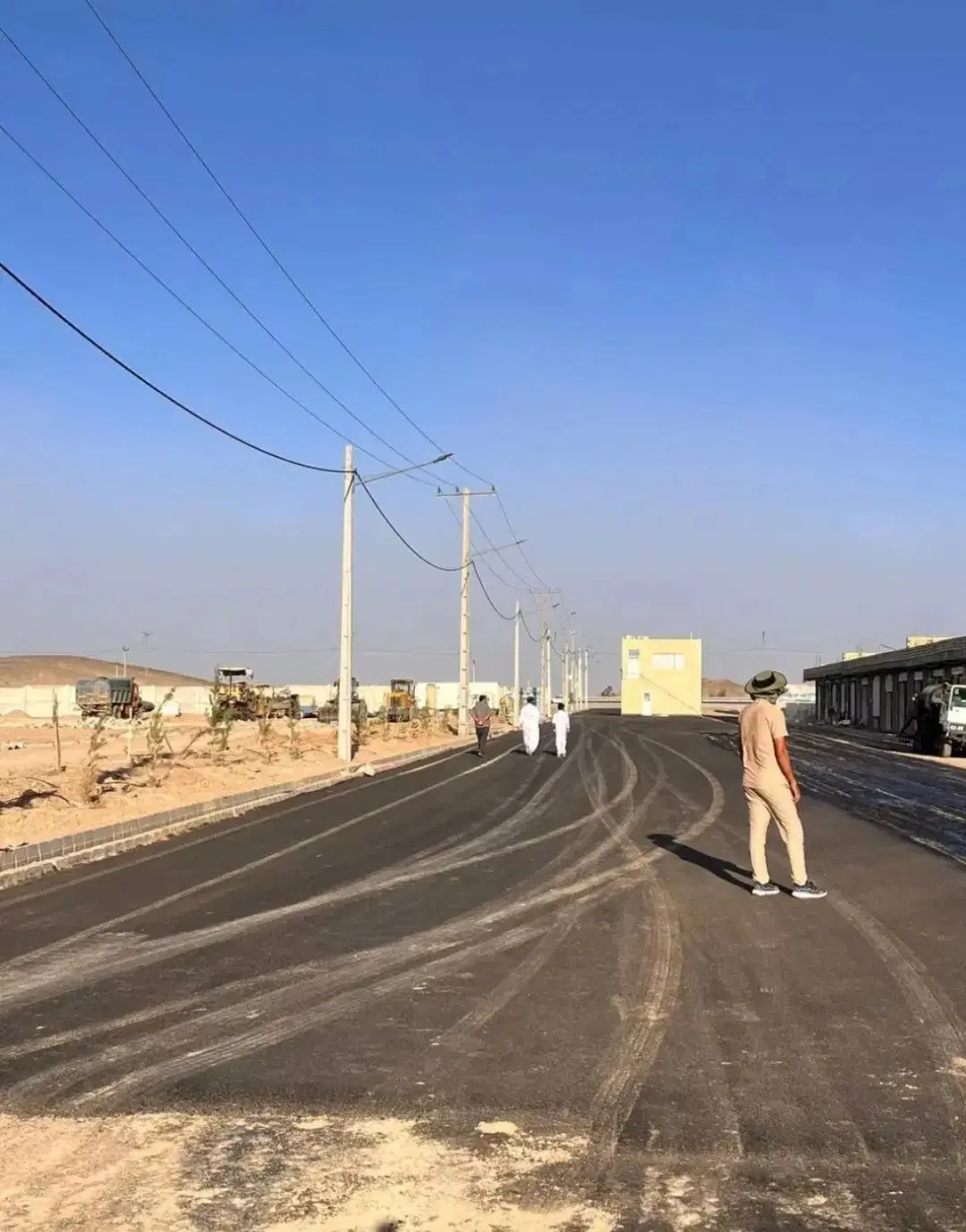 زمین بغل پمپ بنزین کلاته شهرک جدید