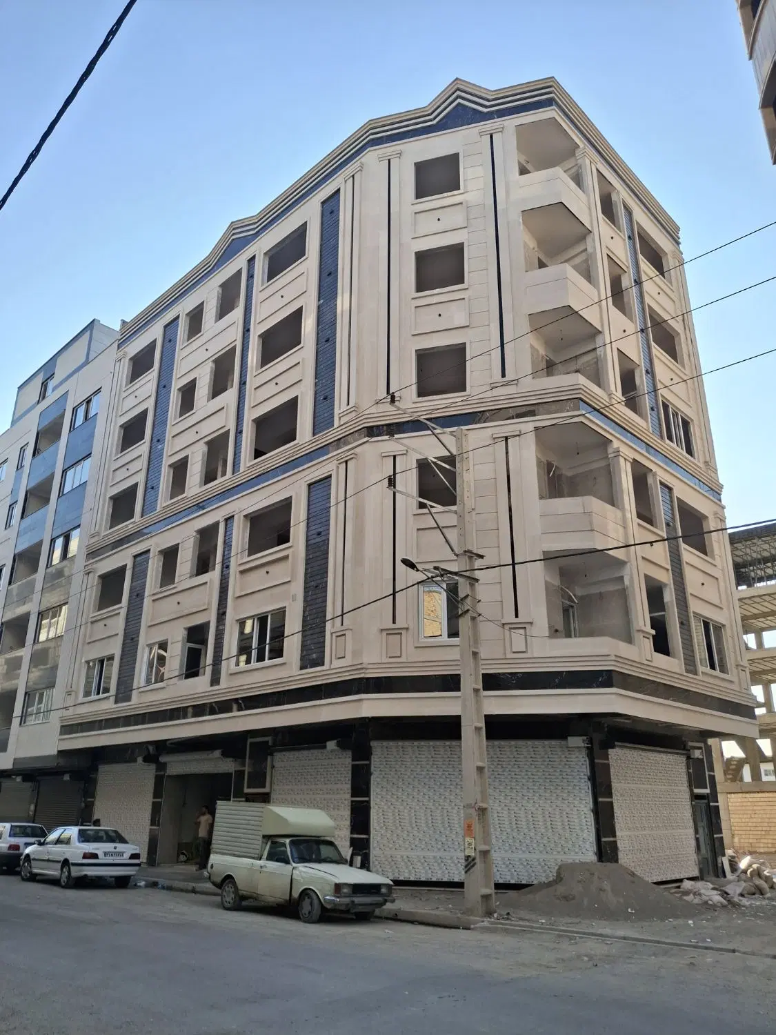فروش مغازه دونبش نوساز بر گلستان ۷