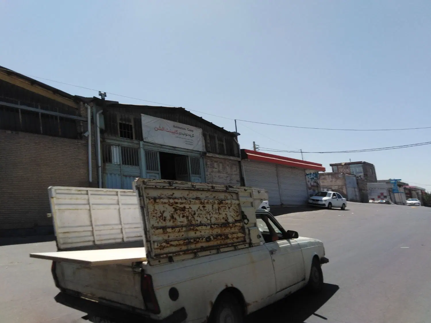 سوله در خانم گلی بر خیابان شهرک مبل