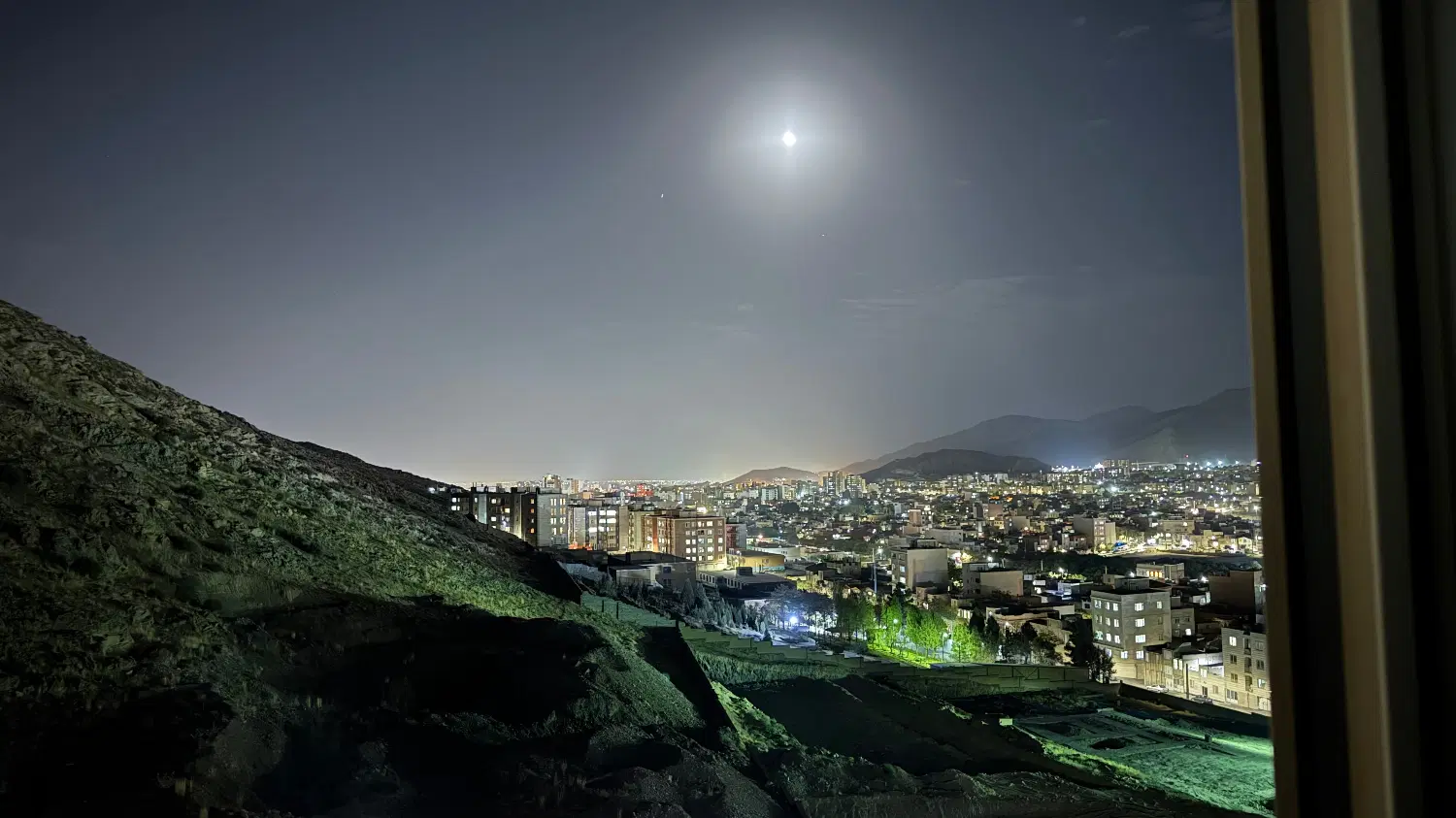 آپارتمان ۹۲ متری مهر و ماه
