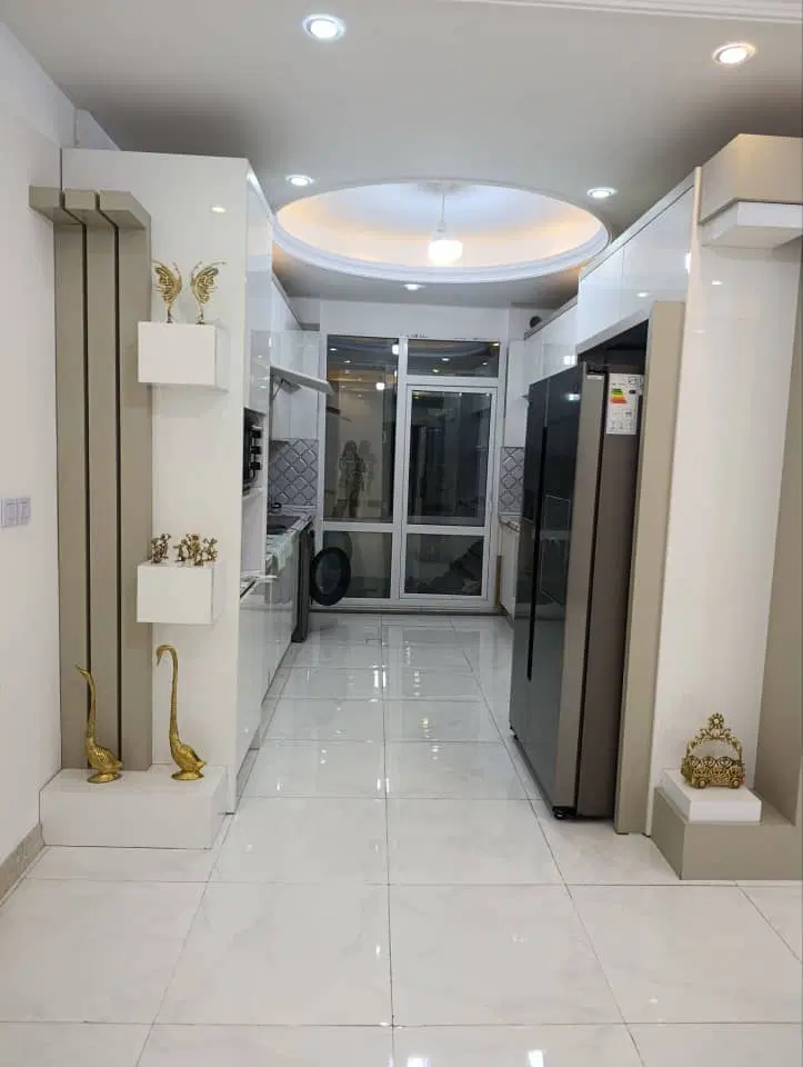 ۷۸متر روبه نما چهار باغ