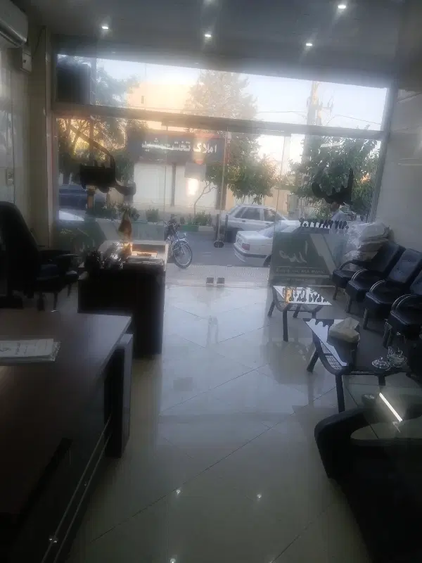 مغازه۴۲متر کاربری تجاری وسط خیابان سپاه