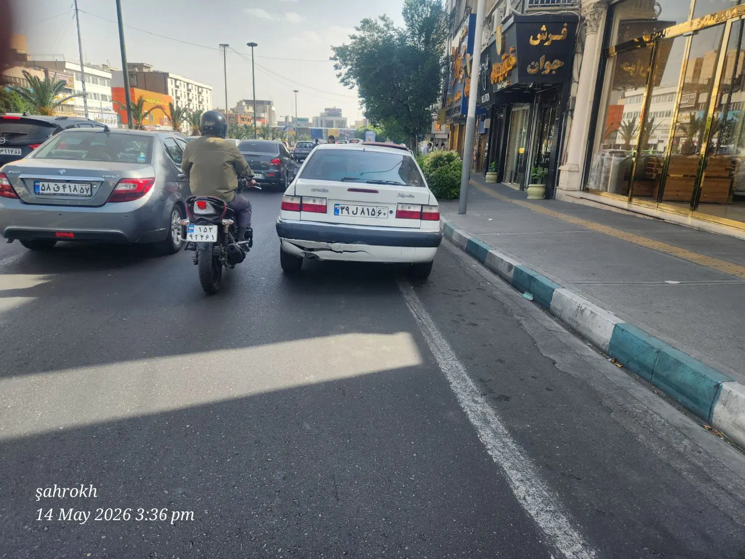 اجاره مغازه  دو دهنه بمتراژ ۱۰۰ متر کف و ۴۰ بالکن