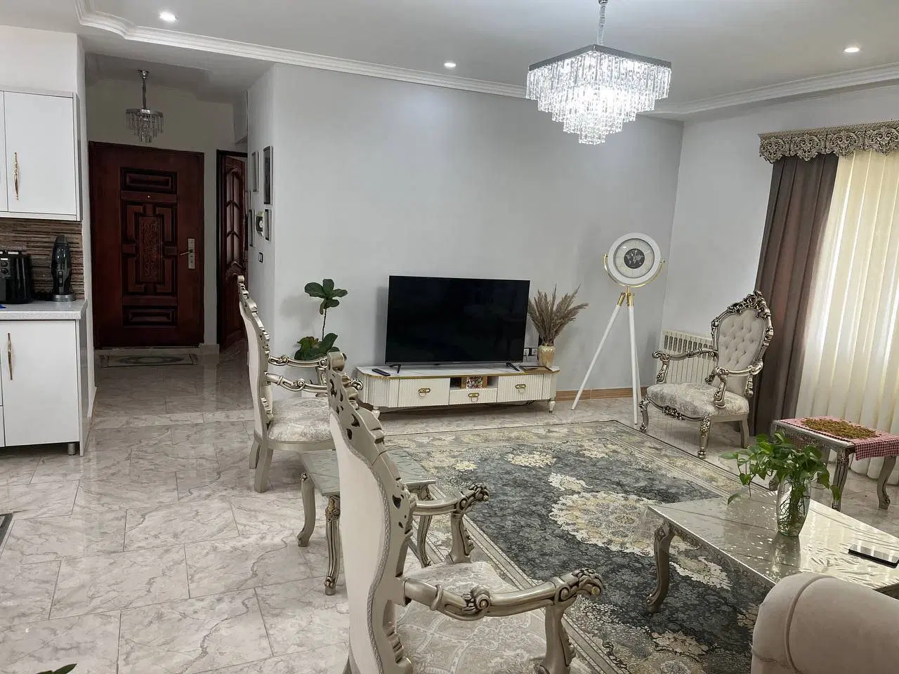 اجاره آپارتمان ۱۱۰ متری  دو خوابه