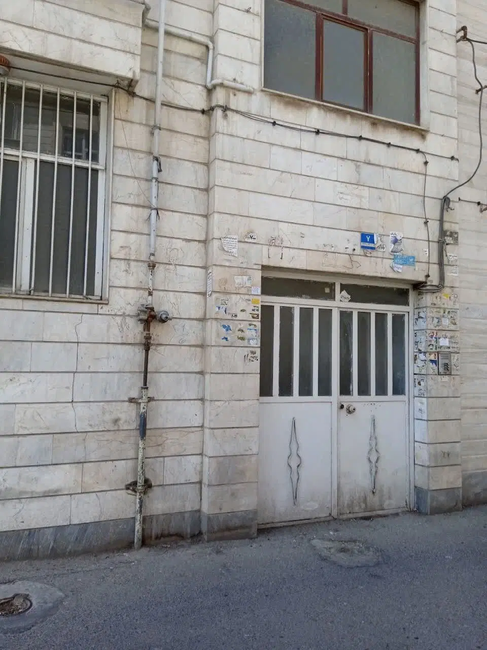خانه سه طبقه برای انبار