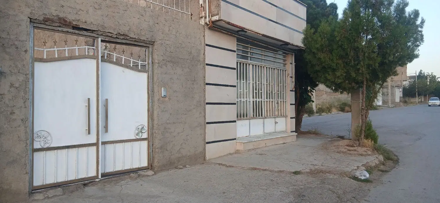 یک واحد ساختمان  مسکونی طبقه همکف در ارتش