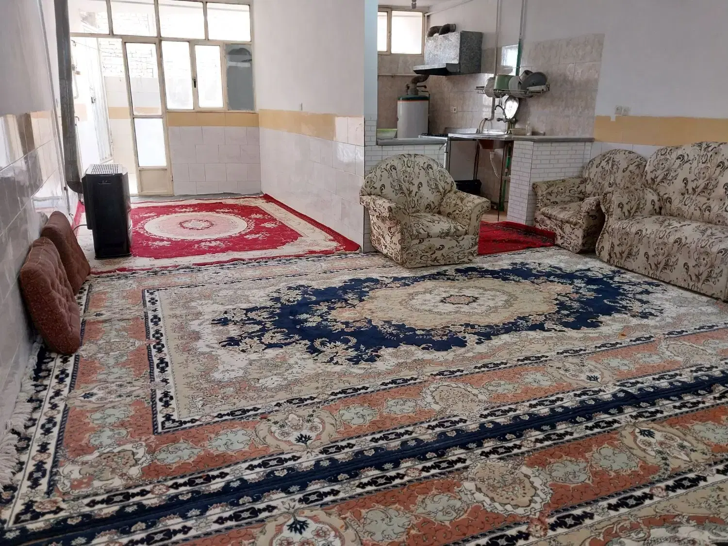 مرکز شهر منزل وسوییت وهمکف ویلاهی وپارکینگ
