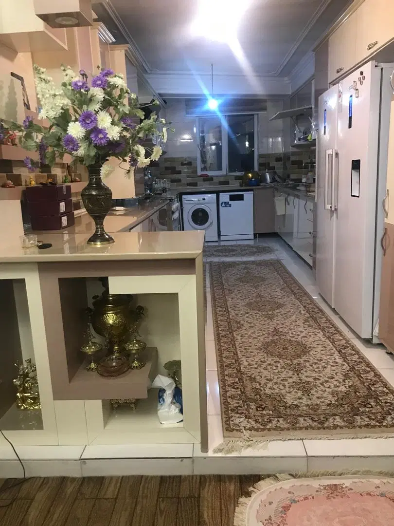 آپارتمان ۱۴۸متری فوق لوکس،تک واحد،سه نبش غرق درنور