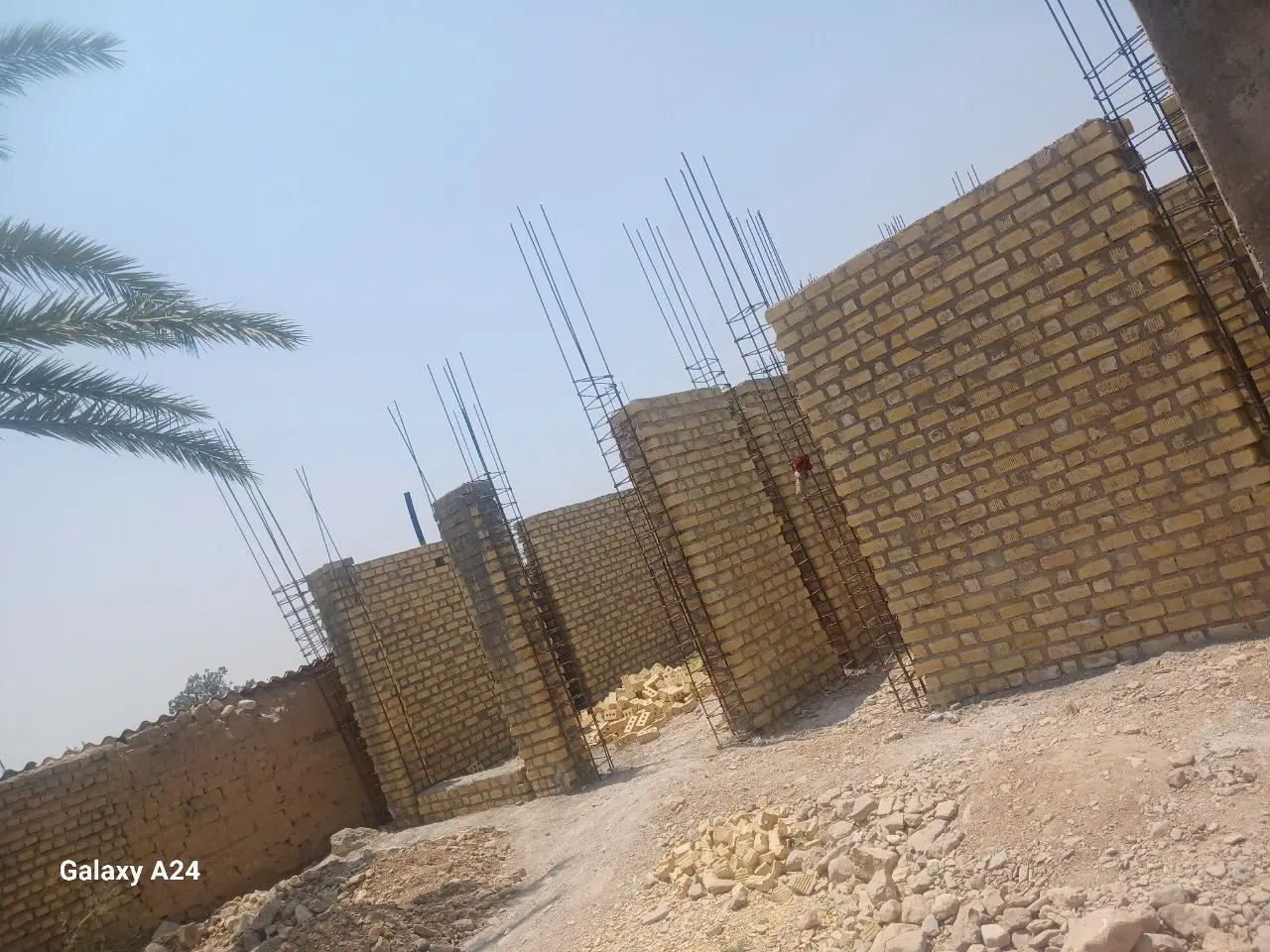 زمین فروشی