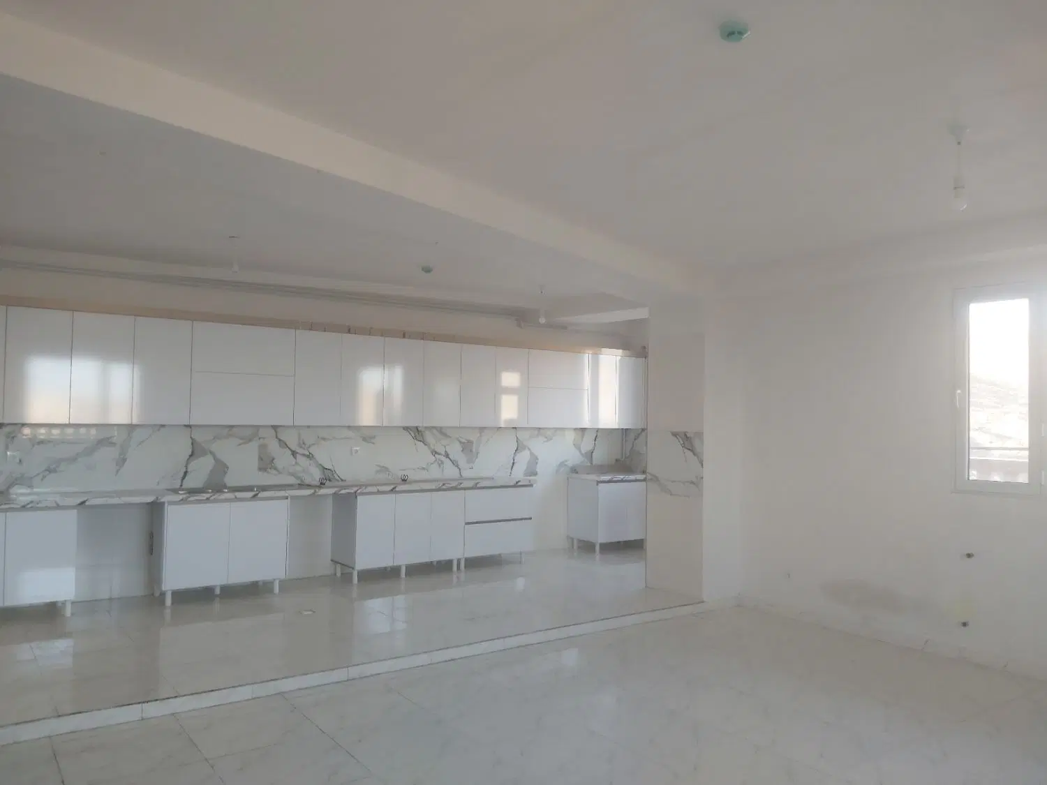 اجاره آپارتمان ۱۲۰ مترفول امکانات_غرق نور_طبقه اول
