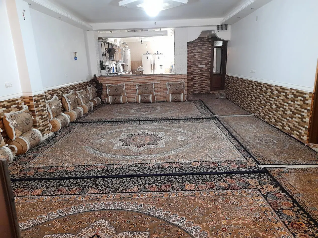 خانه دوطبقه طبقه بالا جهت اجاره (تلخسرو)
