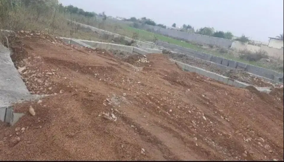 زمین مدرس