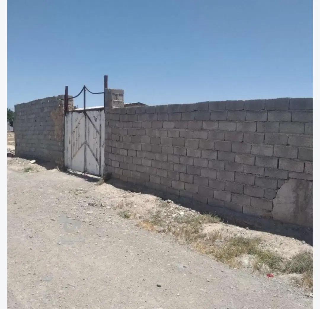 زمین چهار دیواری
