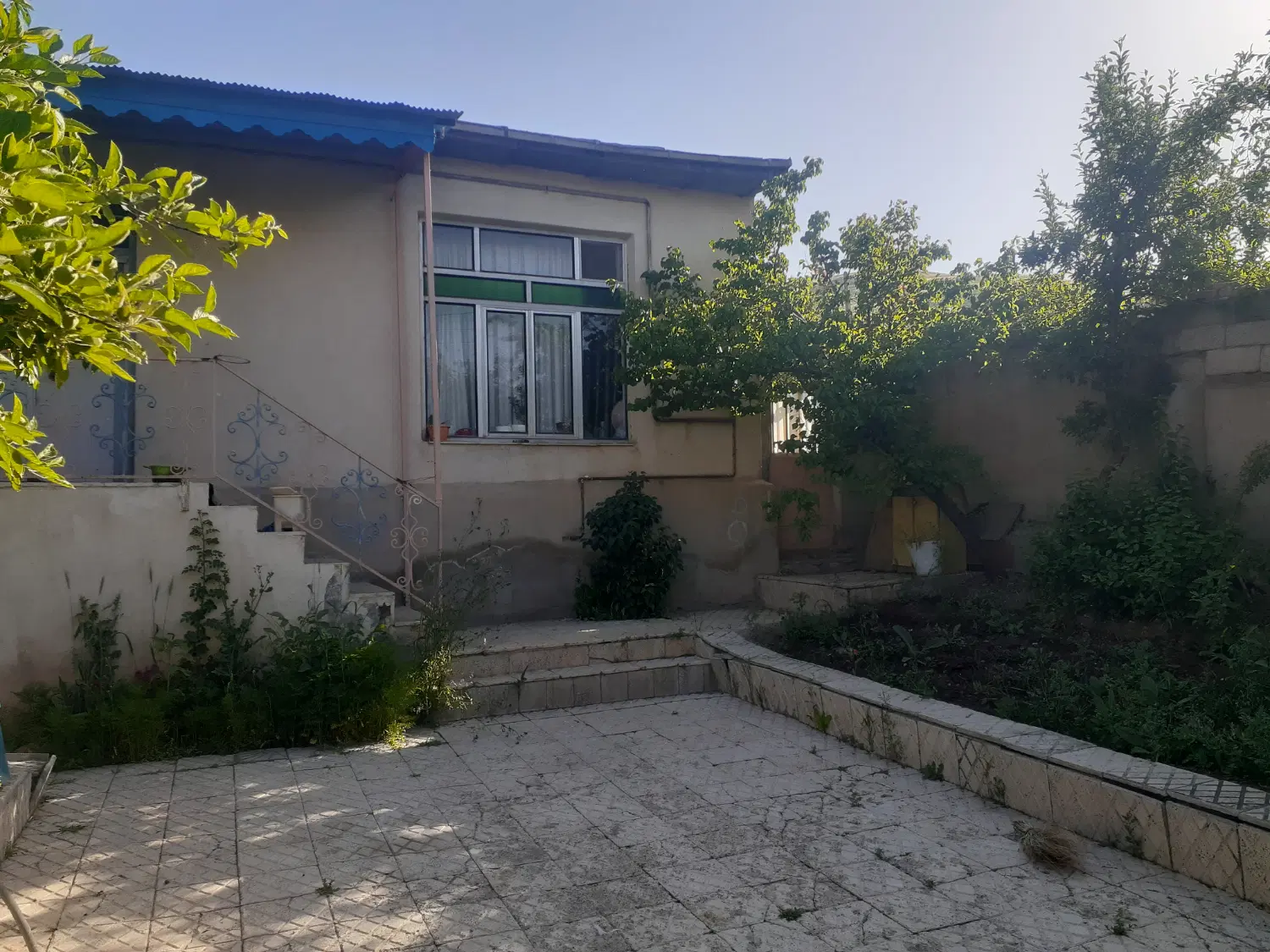 خانه ویلایی مسکونی 300متر