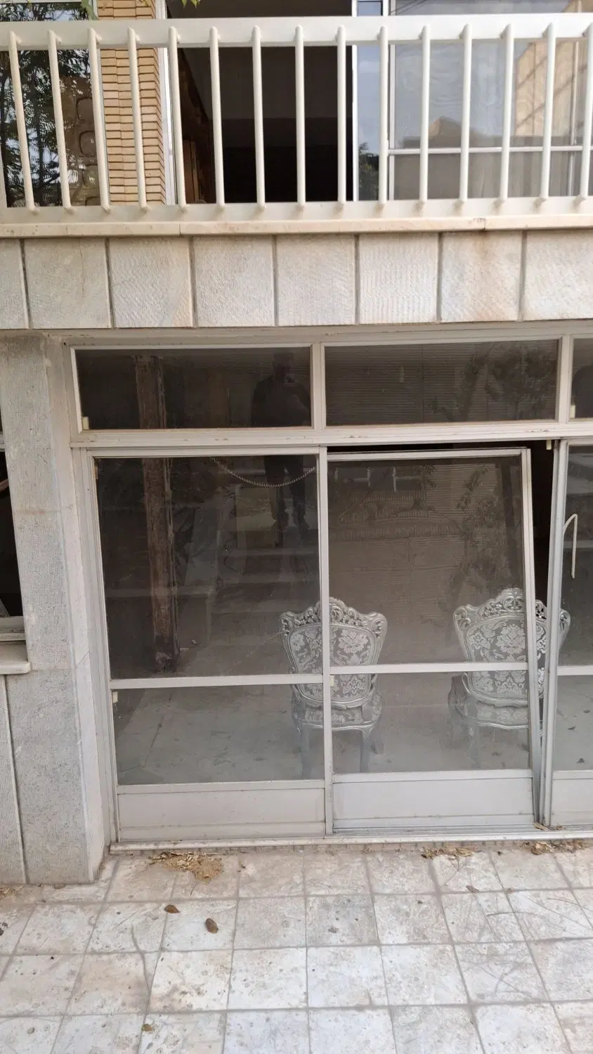 خانه حیاط دار بزرگ