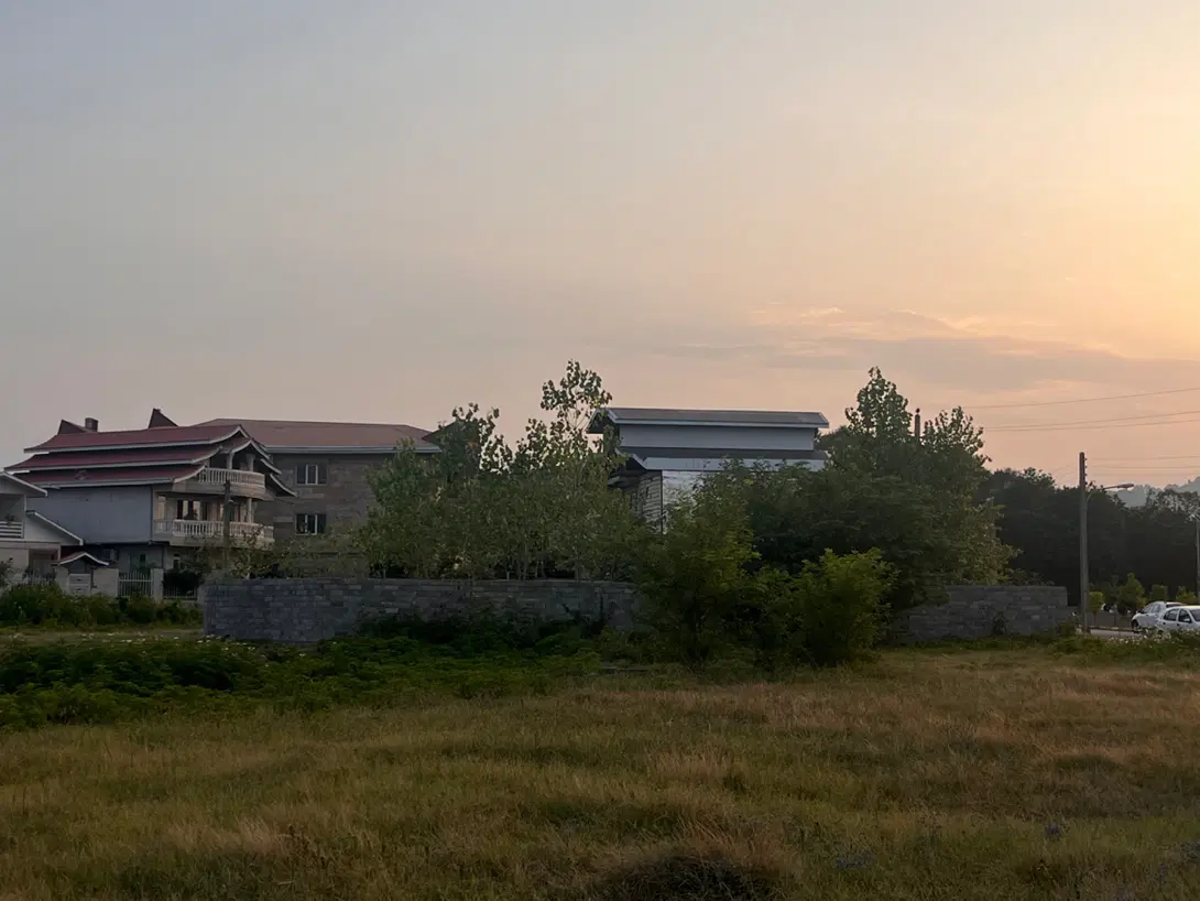 زمین سند دار با کاربری مسکونی