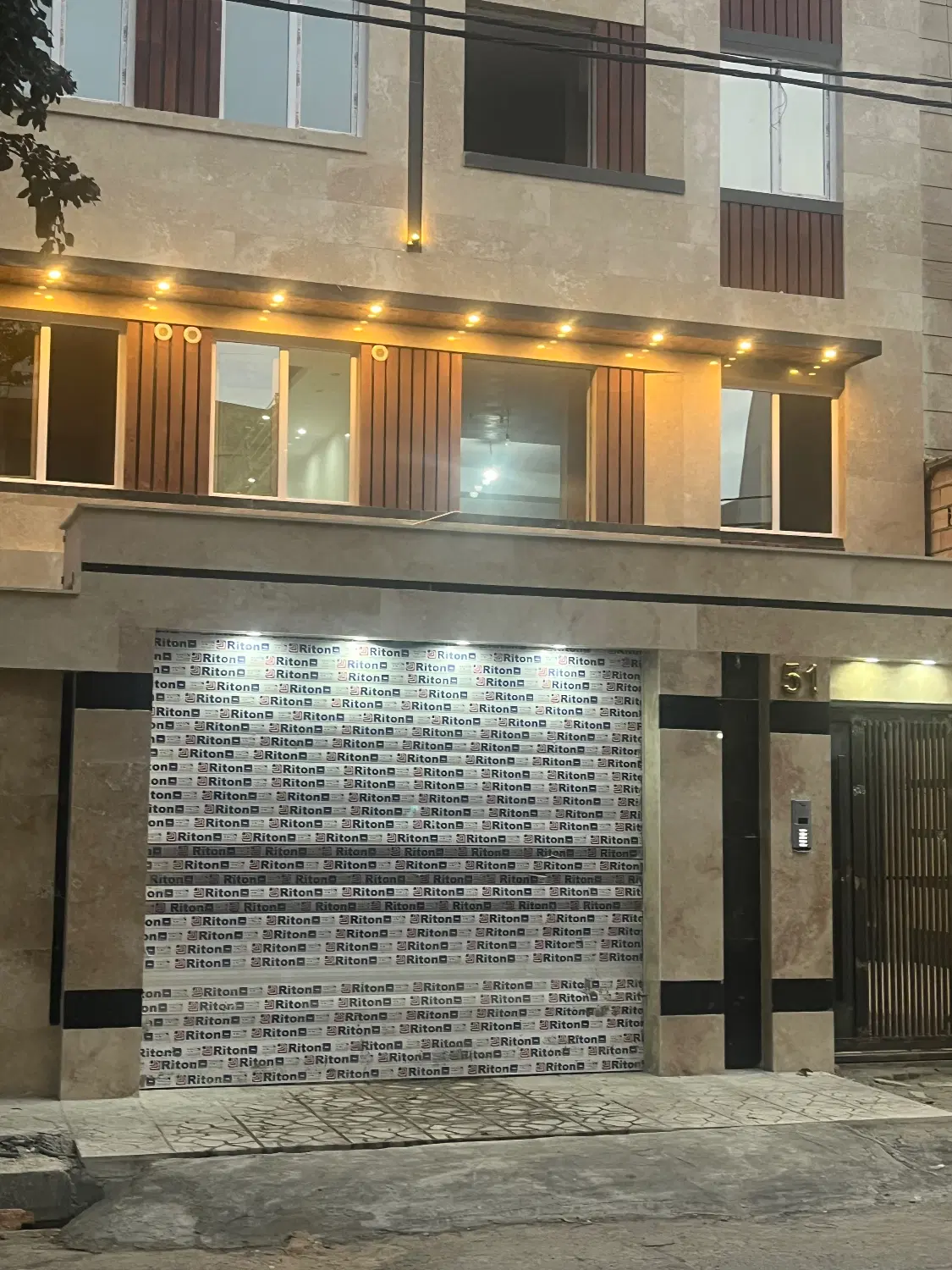 اپارتمان کلید نخورده ۱۴۵ متری