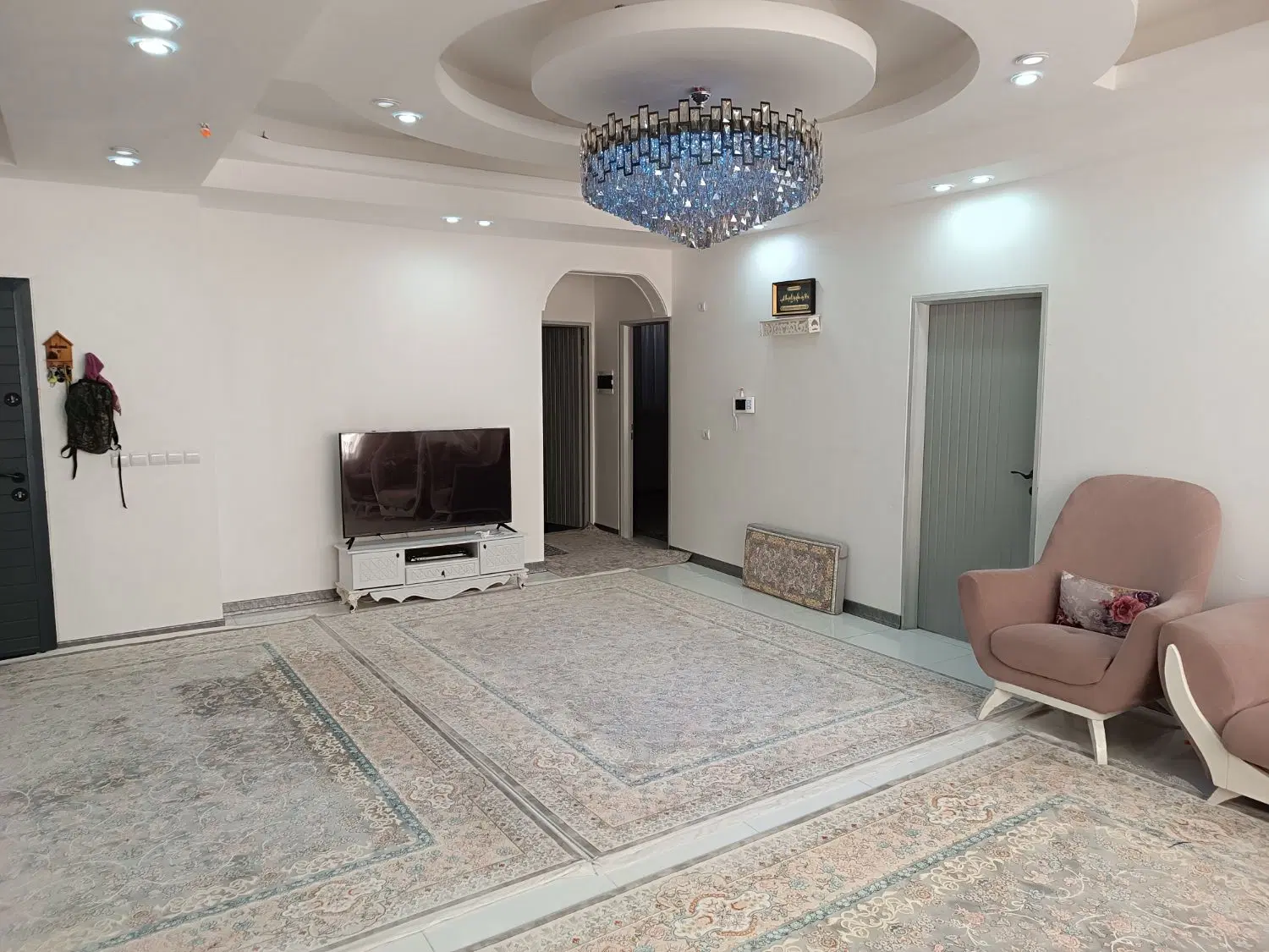 آپارتمان تک واحدی مبعث