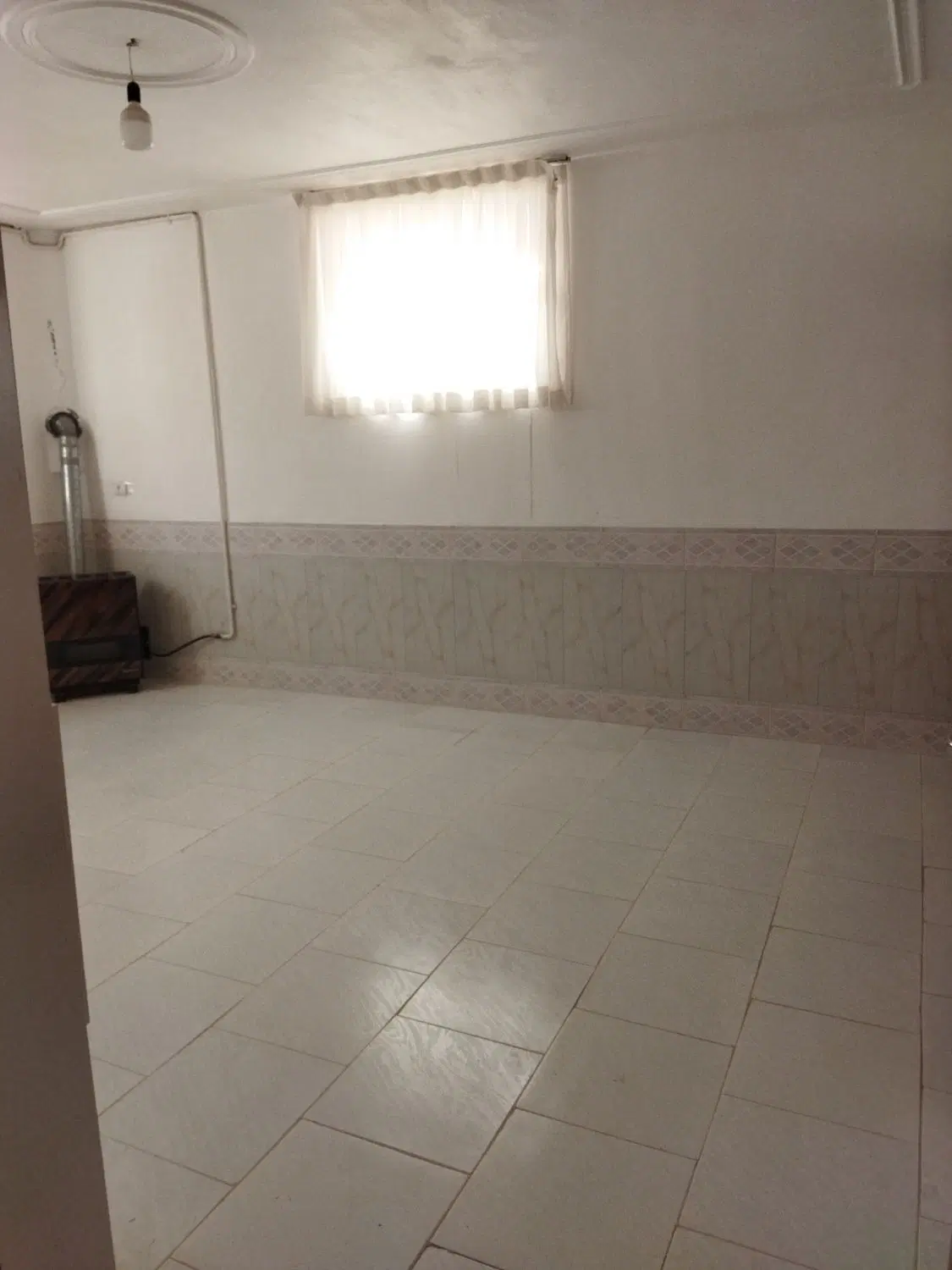 واحد مسکونی واقع در معلم