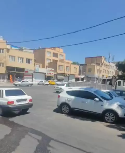 مغازه بر خیابان منبع اب