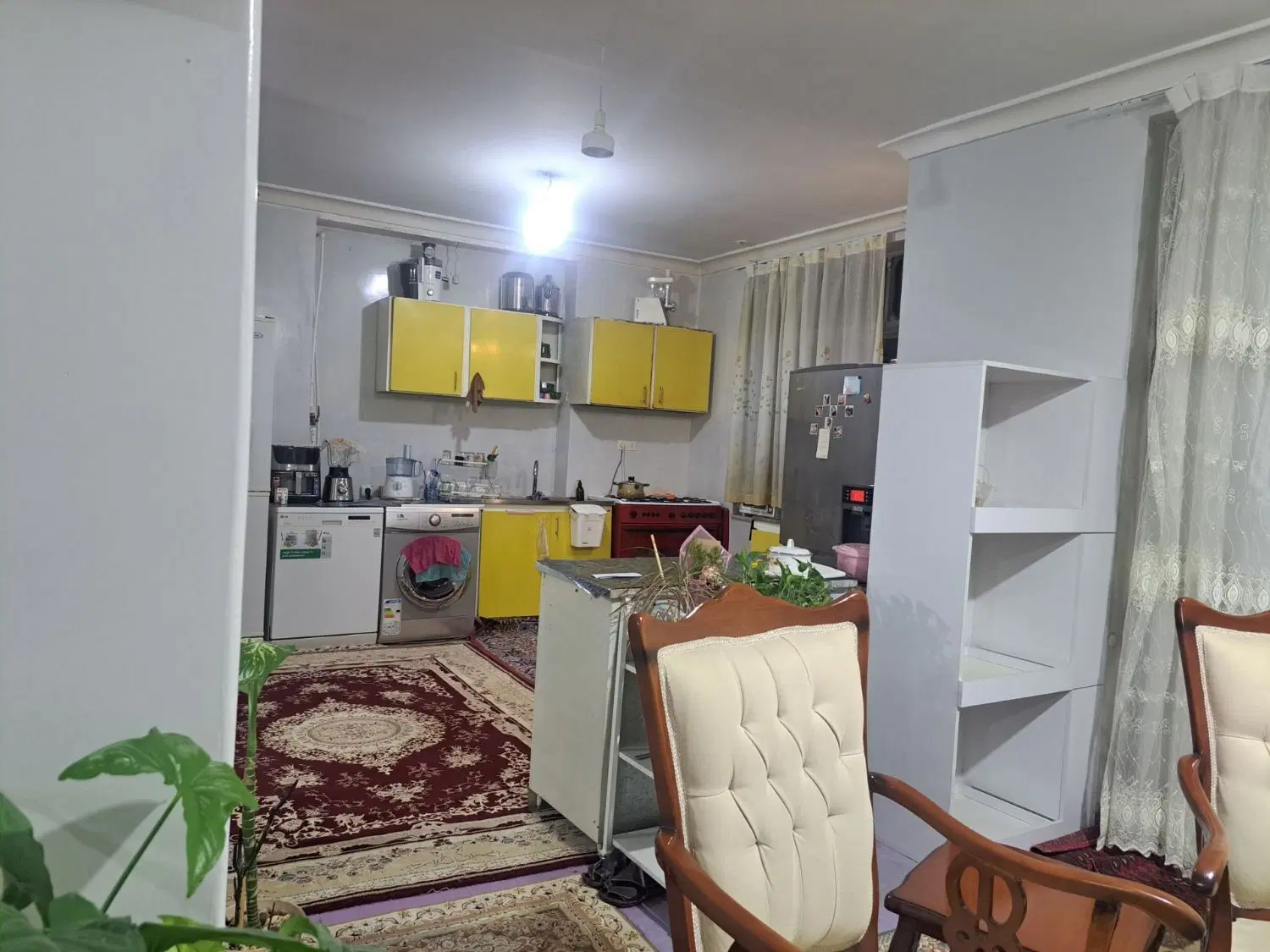 خانه دو طبقه و نیم
