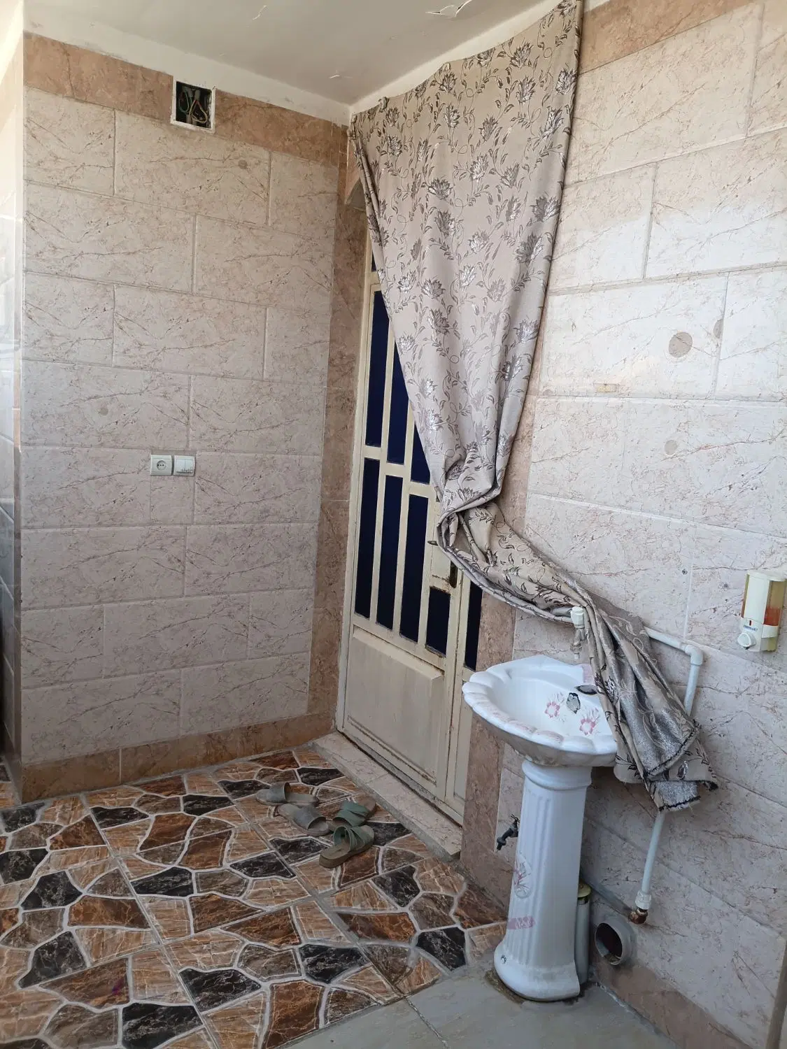 خانه ویلایی ۲۰۰ کانتکس