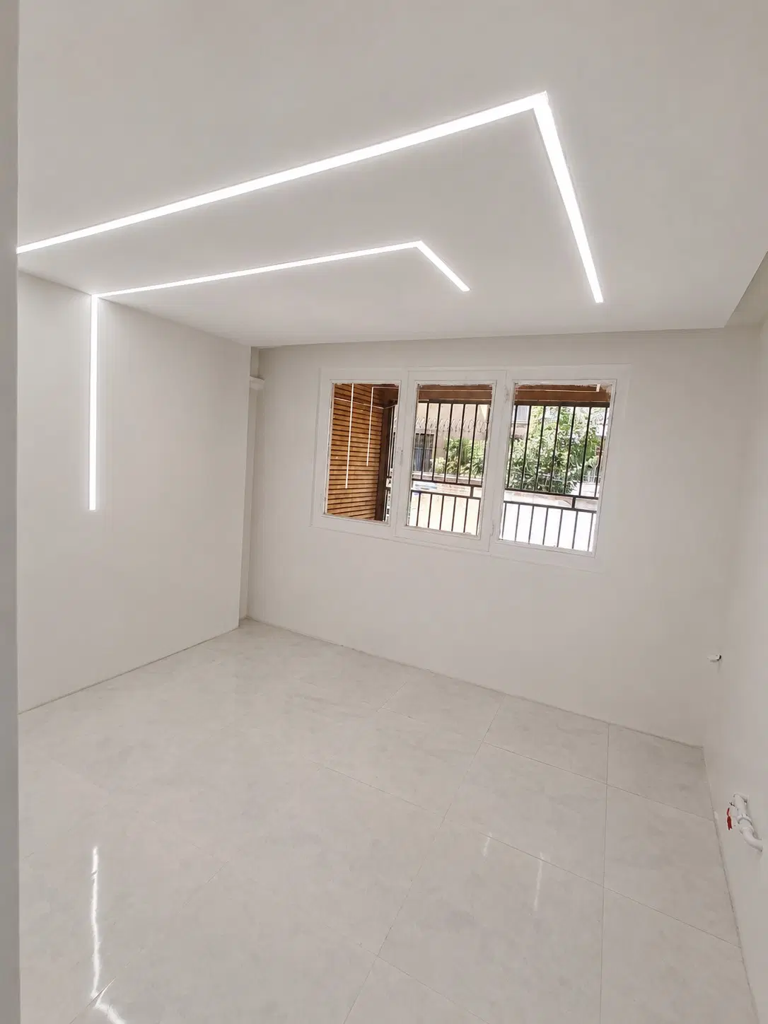 ۴۷متر با پارکینگ غیر مزاحم و ۲۰ متر حیاط اختصاصی