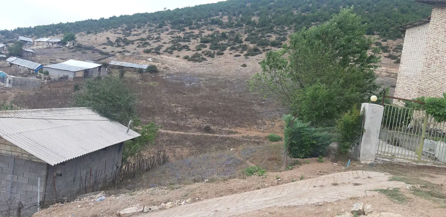 ۲۱۴ متر زمین با سند تکبرگ و کاربری مسکونی