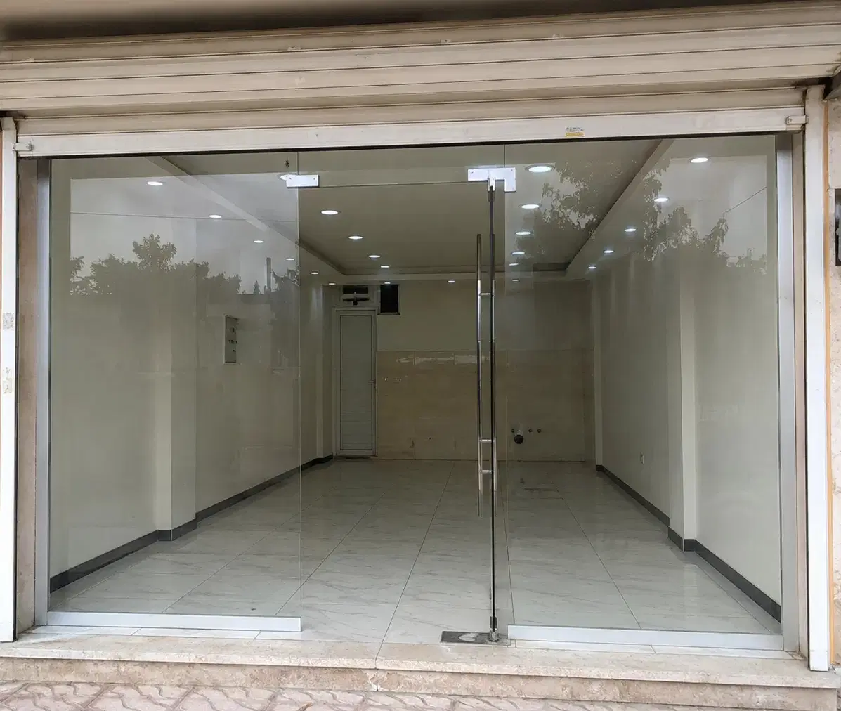 مغازه فروشی بیست متری بتول آزادشهر